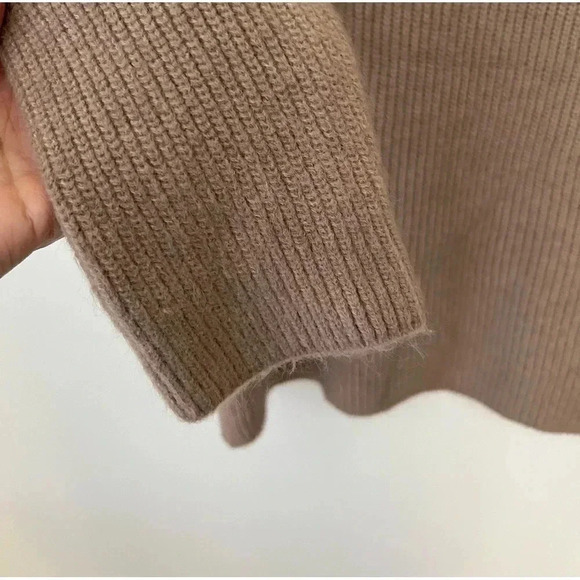 Little White House crewneck knit  sweater - Picture 8 of 12